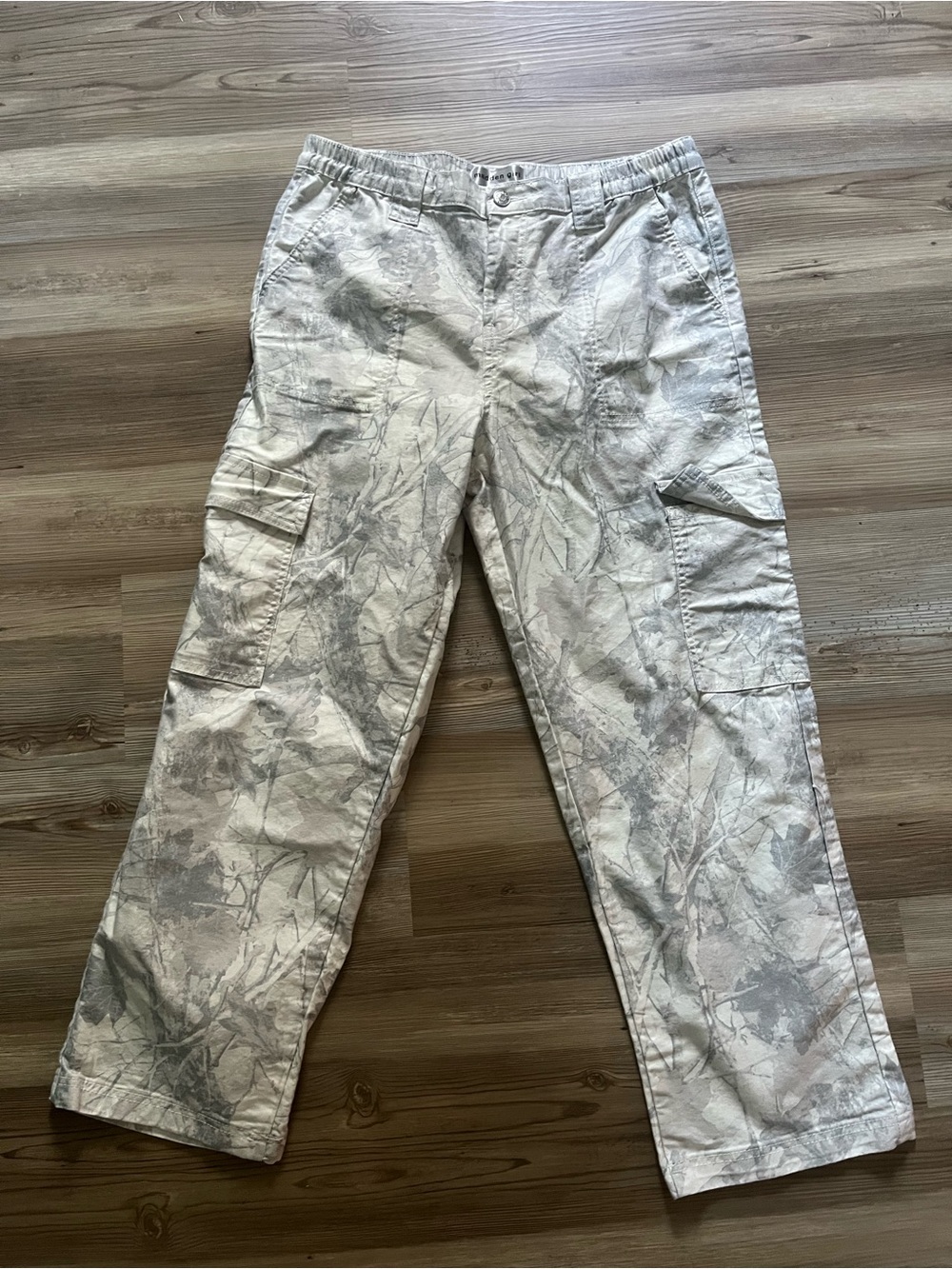 Madden Girl Gray Camouflage Cargo Pants